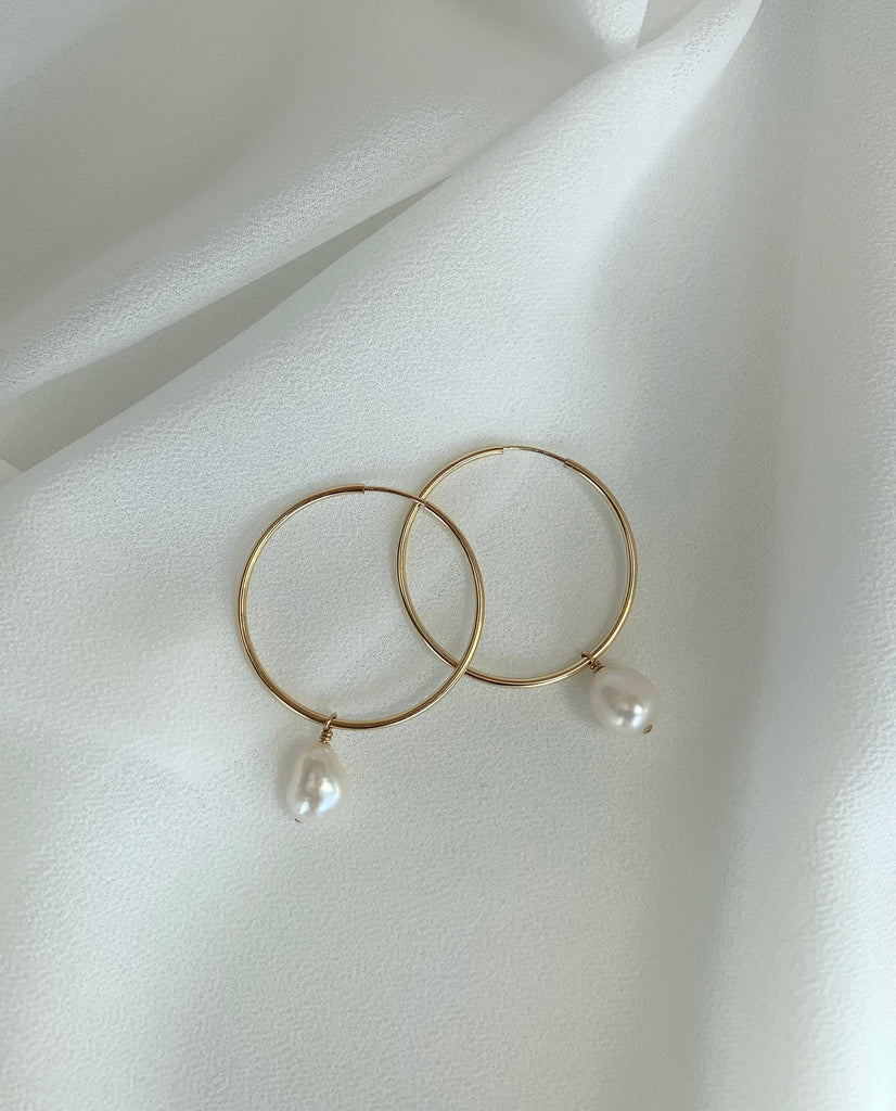 Lea pearl hoop earrings